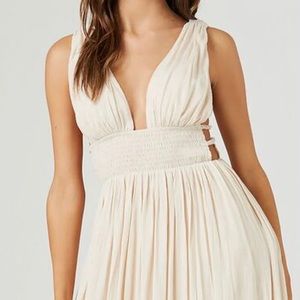 Forever 21 Plunging maxi white dress, size SX